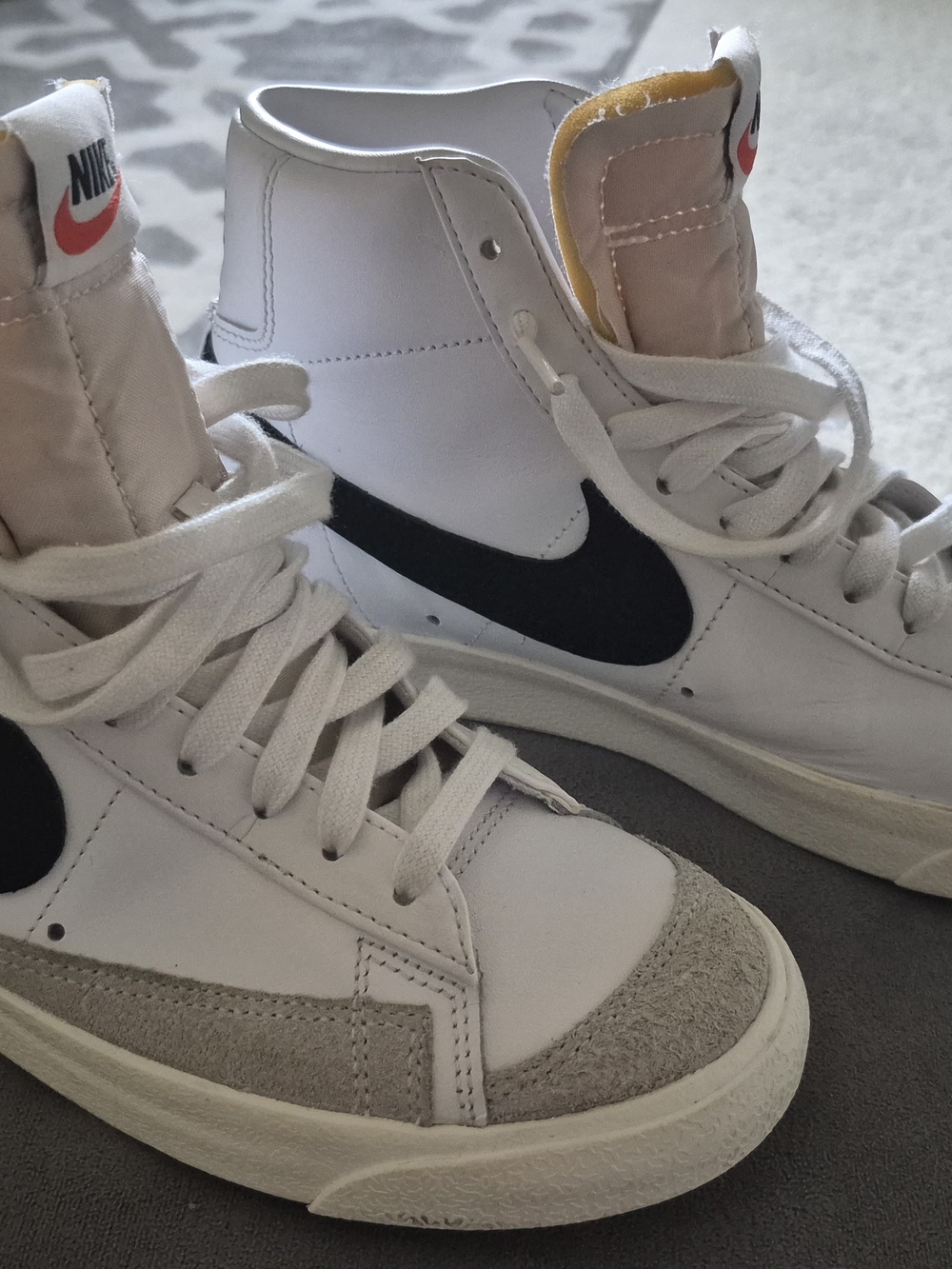 Nike Blazer Mid '77 white sneakers women